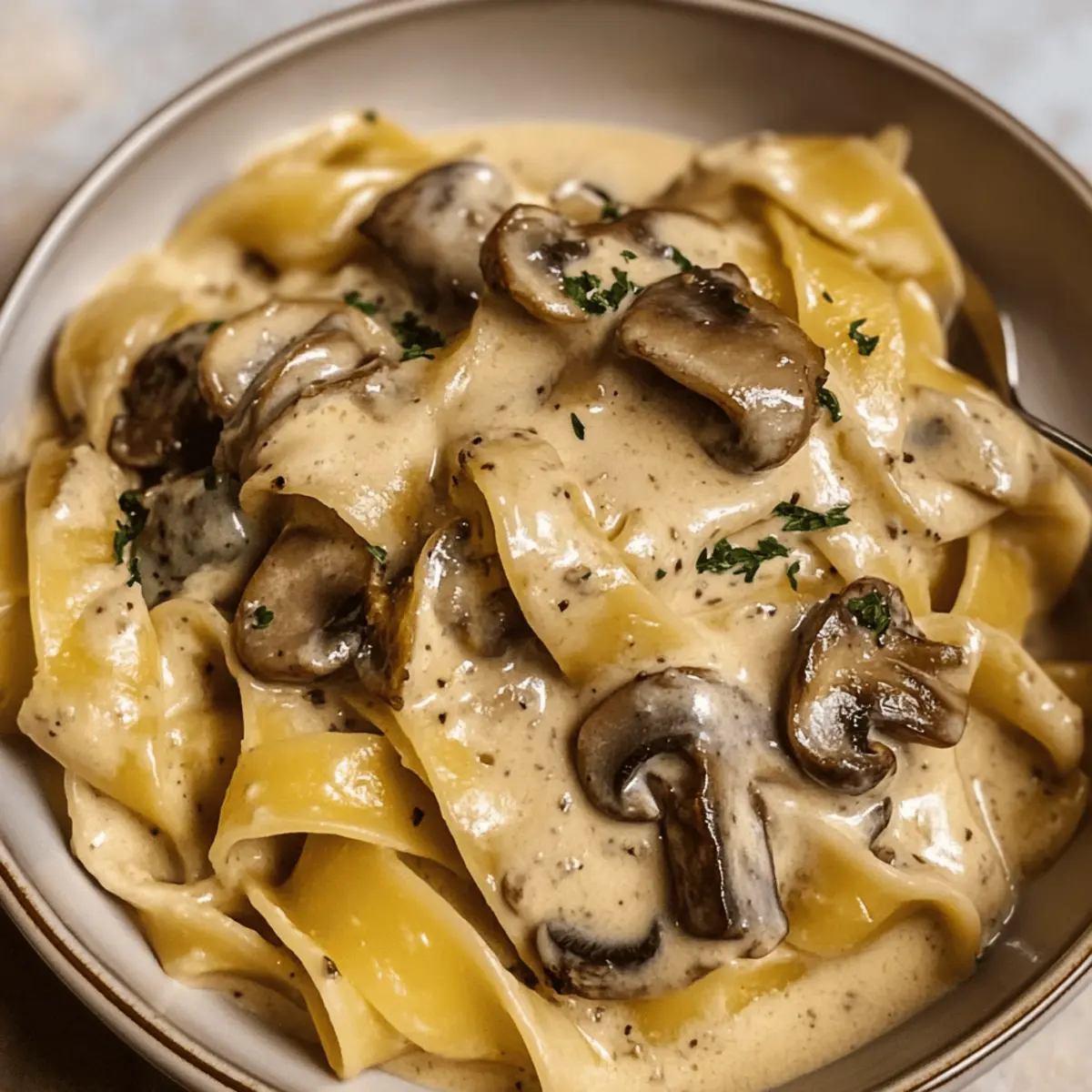 Gorgonzola-Trüffel-Cremesauce mit Pilzen für Pasta