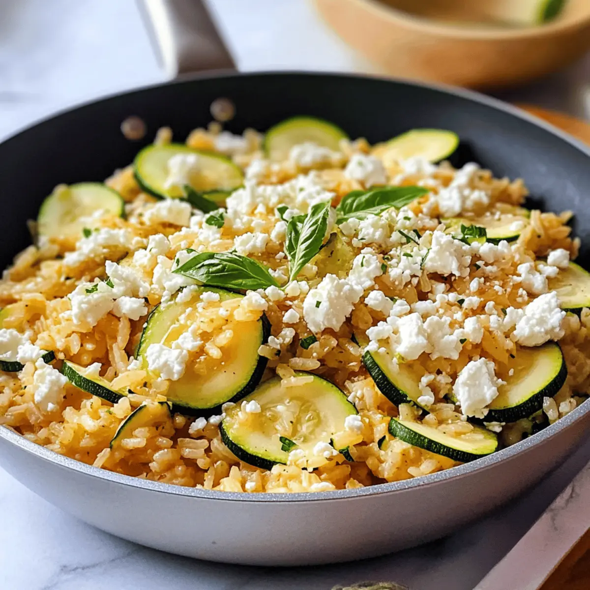 Schnelle Zucchini-Reis-Pfanne mit Feta