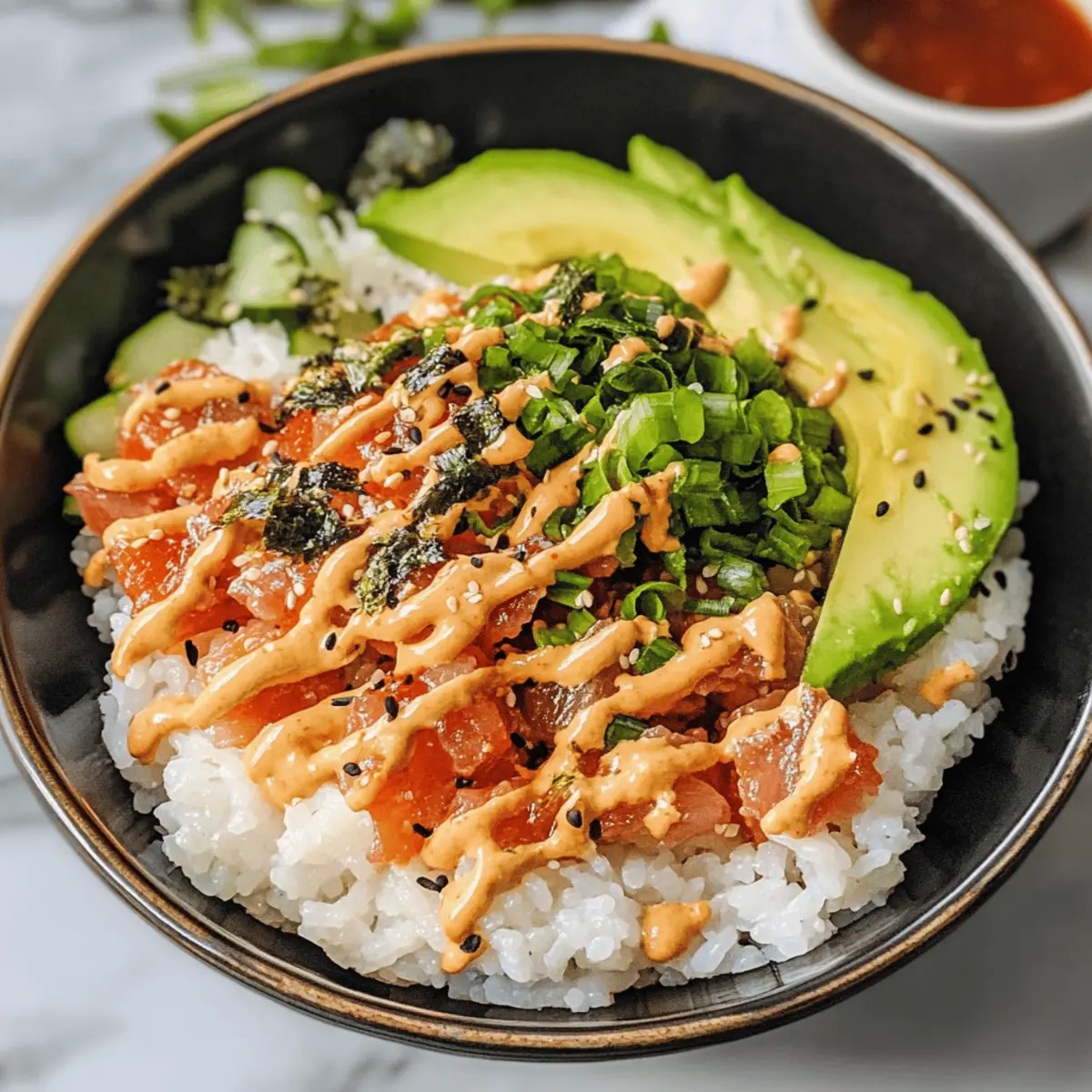 Konservierter Thunfisch Sushi-Schüssel für schnelles Abendessen