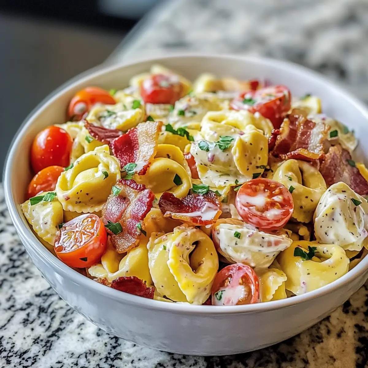 Grinder Tortellini Salat für den perfekten Sommergenuss