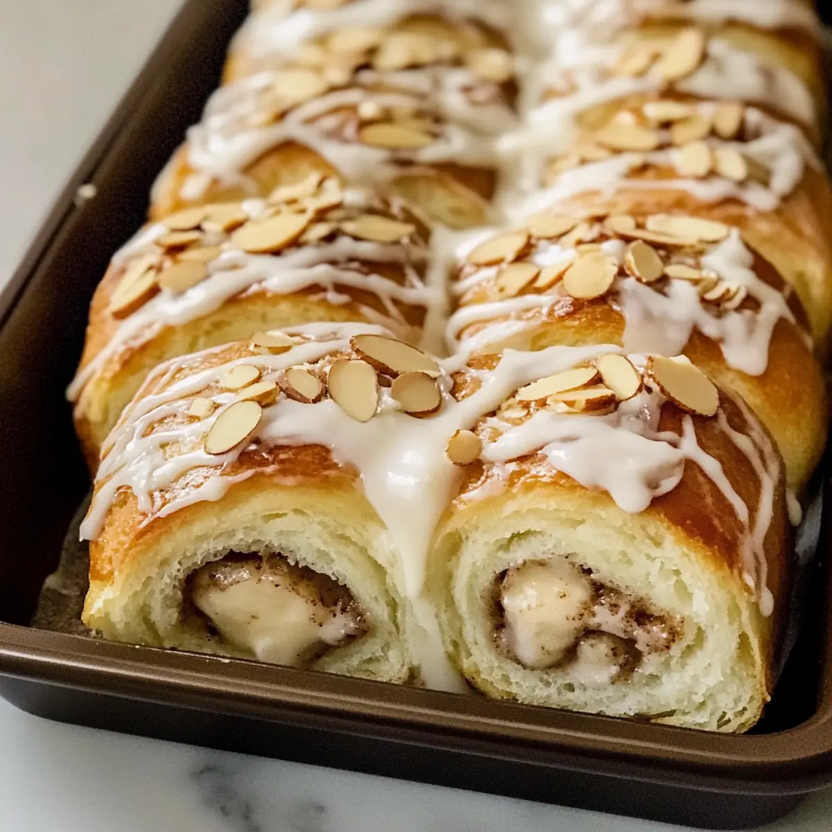 Mandelcremerollen: Fluffig und unwiderstehlich lecker