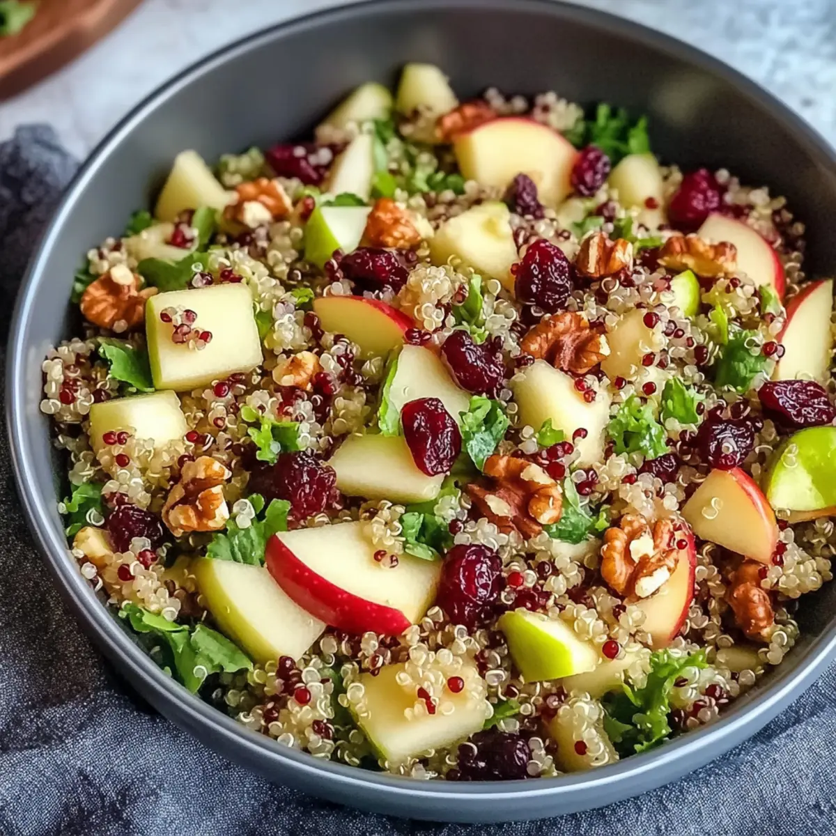 Quinoa Apfel Salat für frische Genussmomente