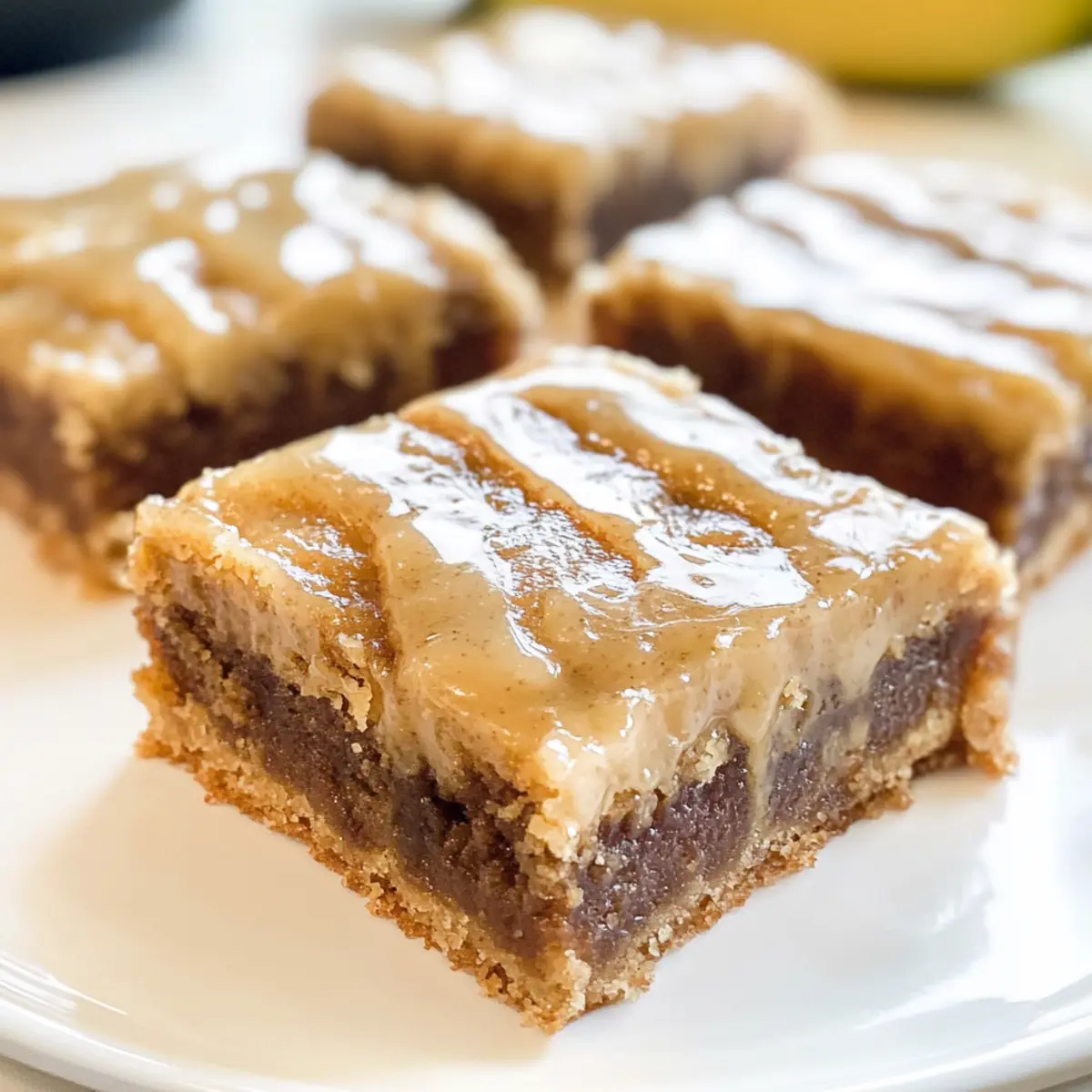 Fudgy Bananenriegel mit braunem Butter-Vanille-Überzug