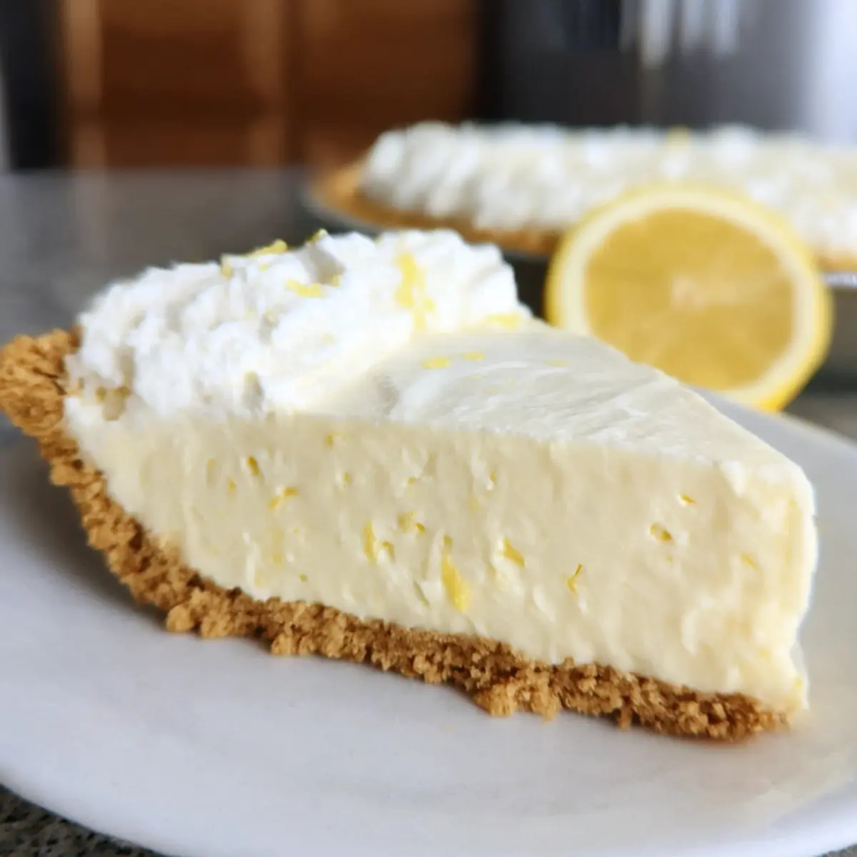 Cremige Zitronen-Jello-Torte für heiße Sommertage