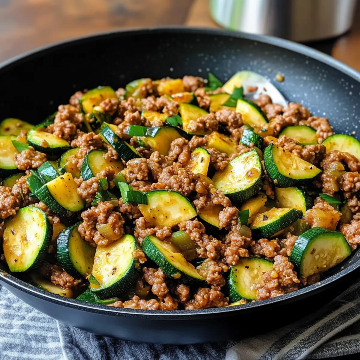 Putenhackfleisch und Zucchini-Pfanne für gesunde Abende